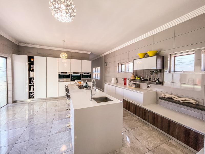5 Bedroom Property for Sale in Midstream Estate Gauteng