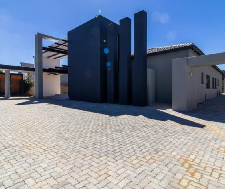 Commercial Property for Sale in Brackenhurst Gauteng