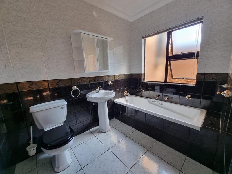 5 Bedroom Property for Sale in Meyersdal Gauteng