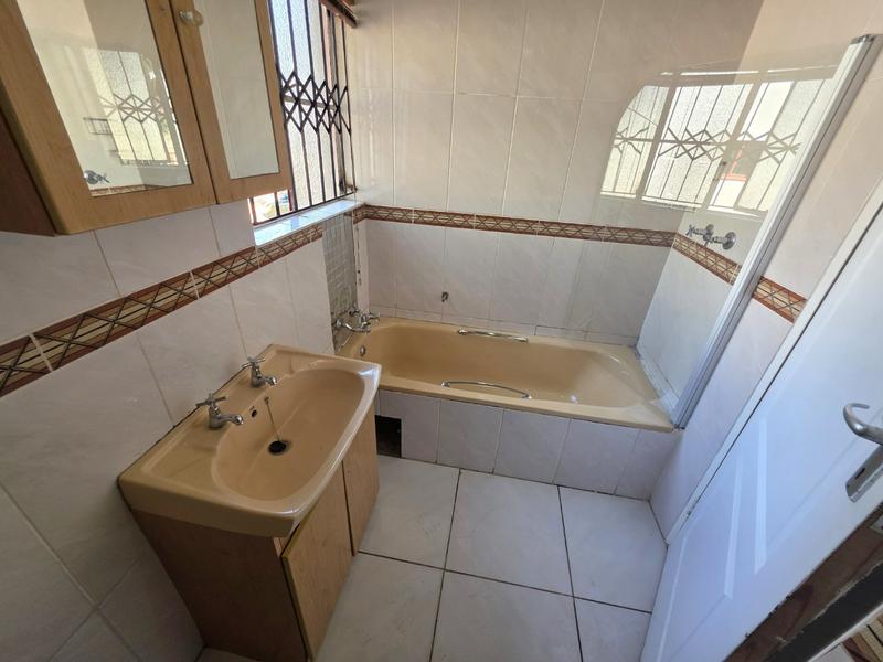 4 Bedroom Property for Sale in Eldorette Gauteng