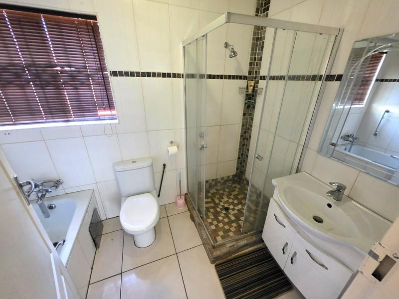 4 Bedroom Property for Sale in Eldorette Gauteng