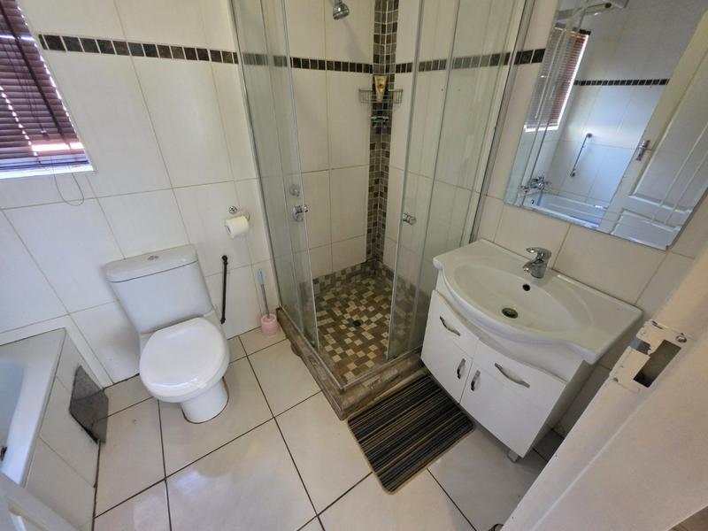4 Bedroom Property for Sale in Eldorette Gauteng