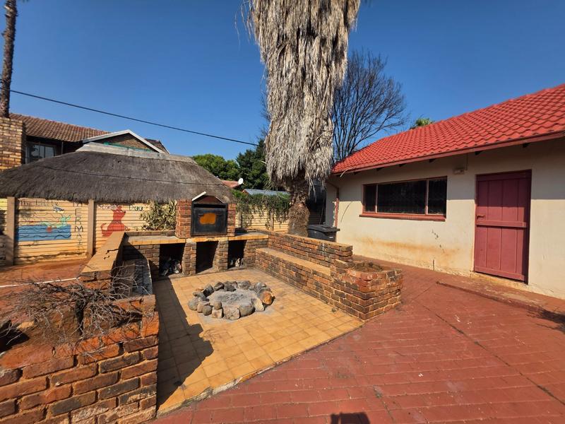 4 Bedroom Property for Sale in Eldorette Gauteng