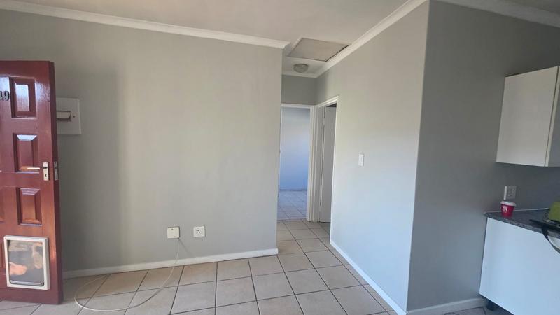 2 Bedroom Property for Sale in Rooihuiskraal North Gauteng