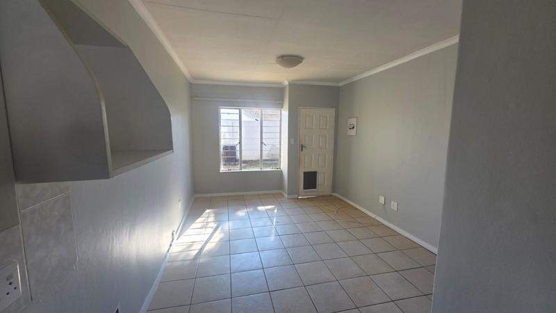 2 Bedroom Property for Sale in Rooihuiskraal North Gauteng