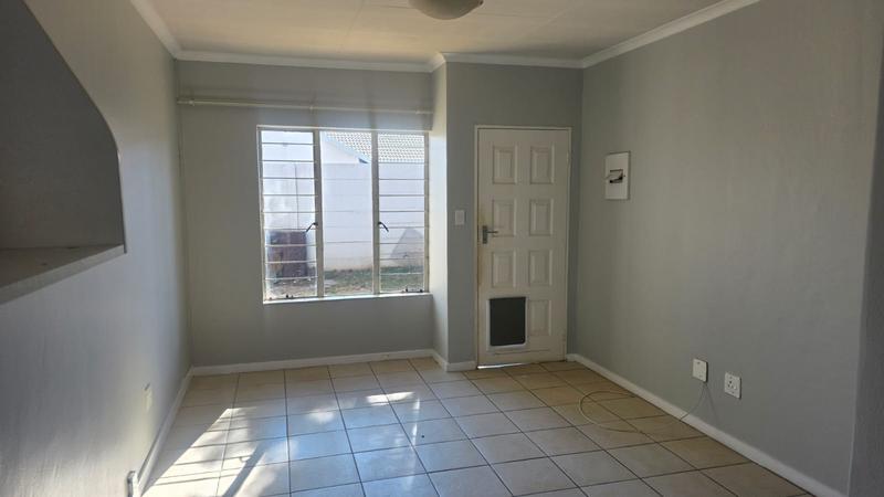 2 Bedroom Property for Sale in Rooihuiskraal North Gauteng