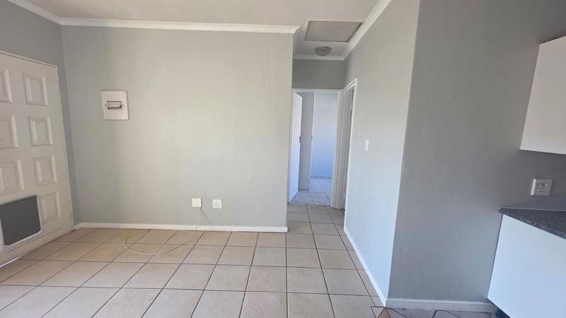 2 Bedroom Property for Sale in Rooihuiskraal North Gauteng