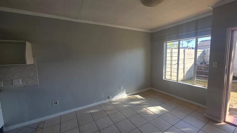 2 Bedroom Property for Sale in Rooihuiskraal North Gauteng
