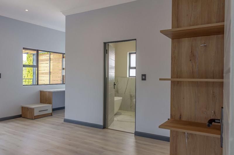 To Let 5 Bedroom Property for Rent in Copperleaf Estate Gauteng