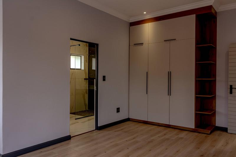 To Let 5 Bedroom Property for Rent in Copperleaf Estate Gauteng