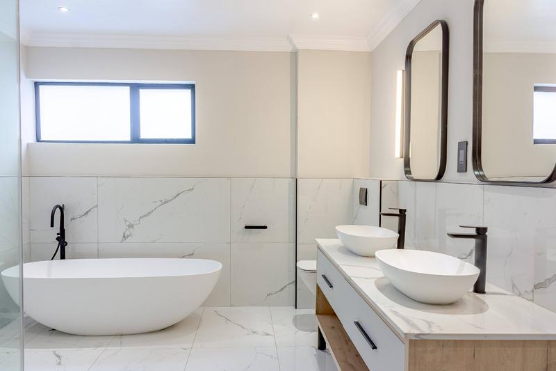 To Let 5 Bedroom Property for Rent in Copperleaf Estate Gauteng