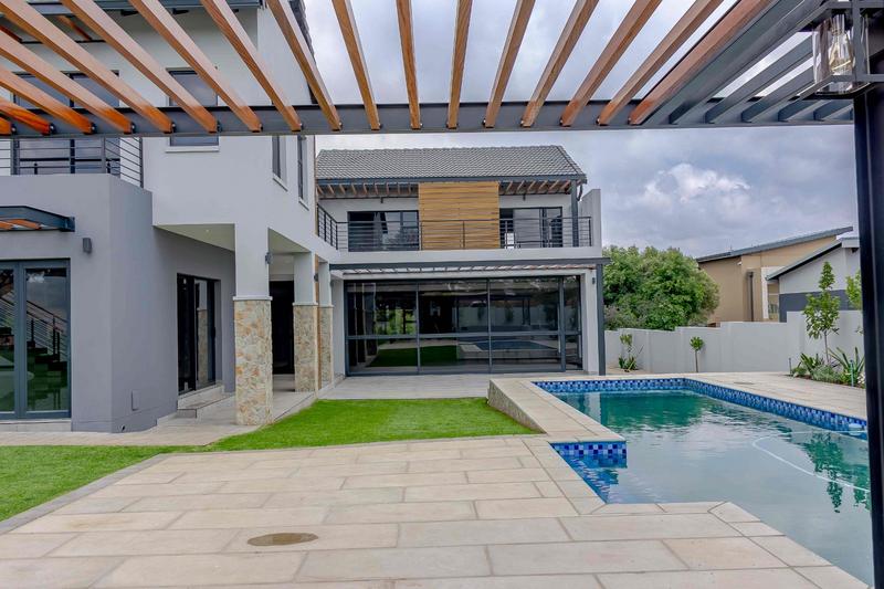 To Let 5 Bedroom Property for Rent in Copperleaf Estate Gauteng