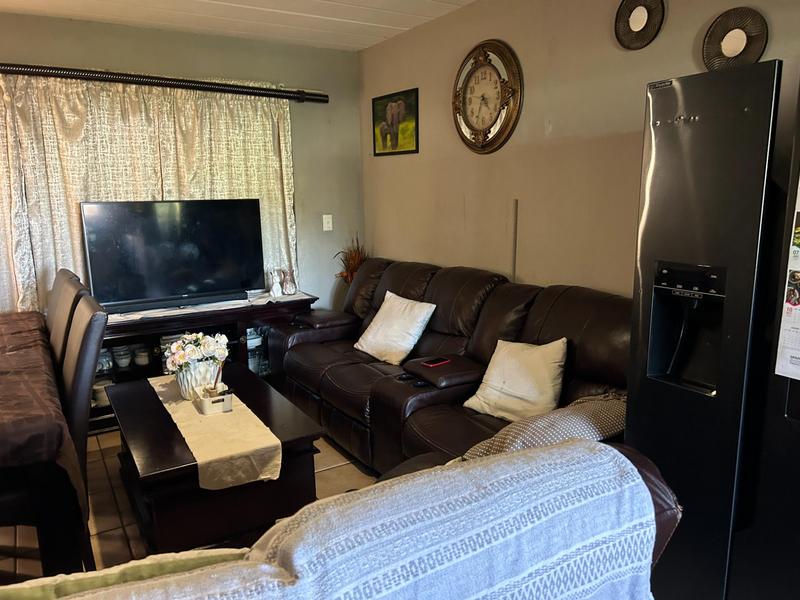 3 Bedroom Property for Sale in Die Hoewes Gauteng