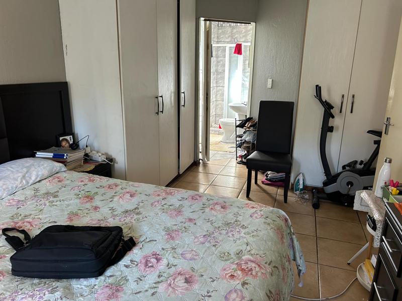 3 Bedroom Property for Sale in Die Hoewes Gauteng