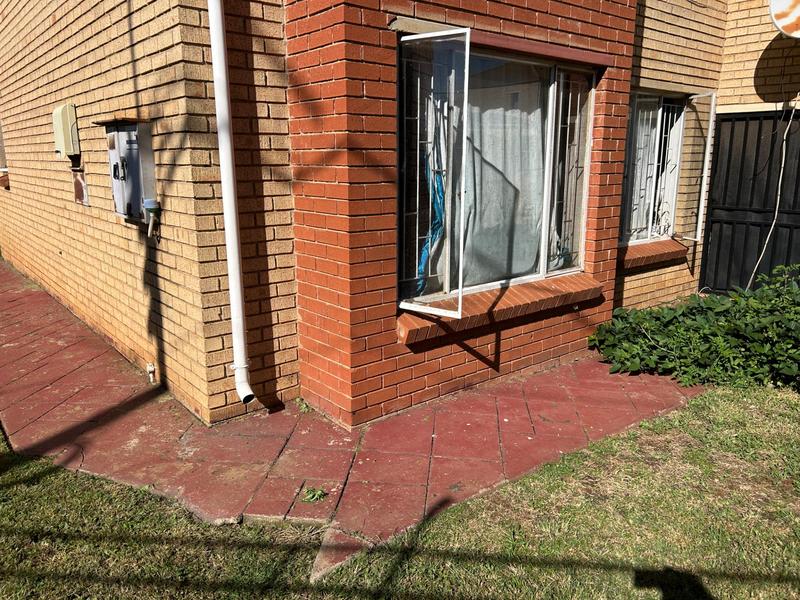 3 Bedroom Property for Sale in Die Hoewes Gauteng