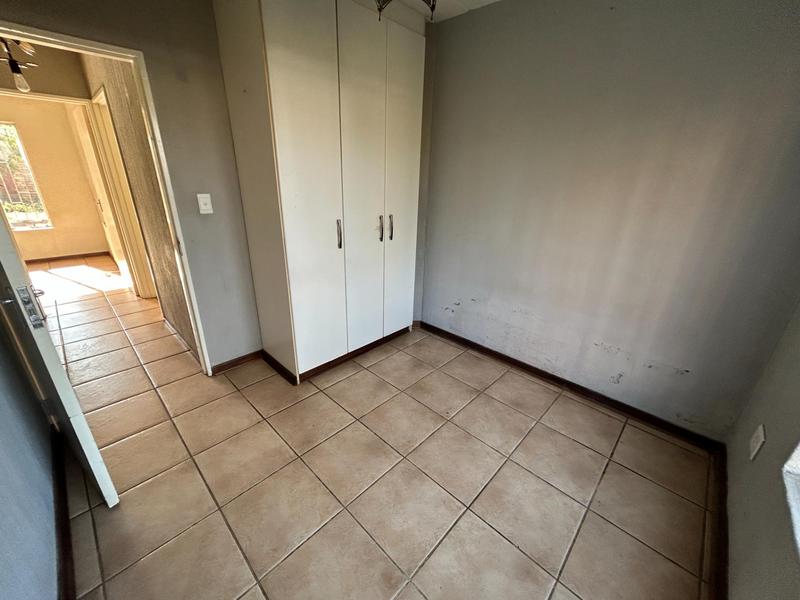 3 Bedroom Property for Sale in Die Hoewes Gauteng