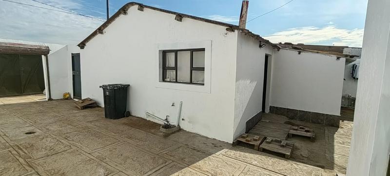 2 Bedroom Property for Sale in Zola Gauteng