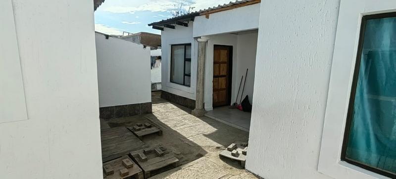 2 Bedroom Property for Sale in Zola Gauteng