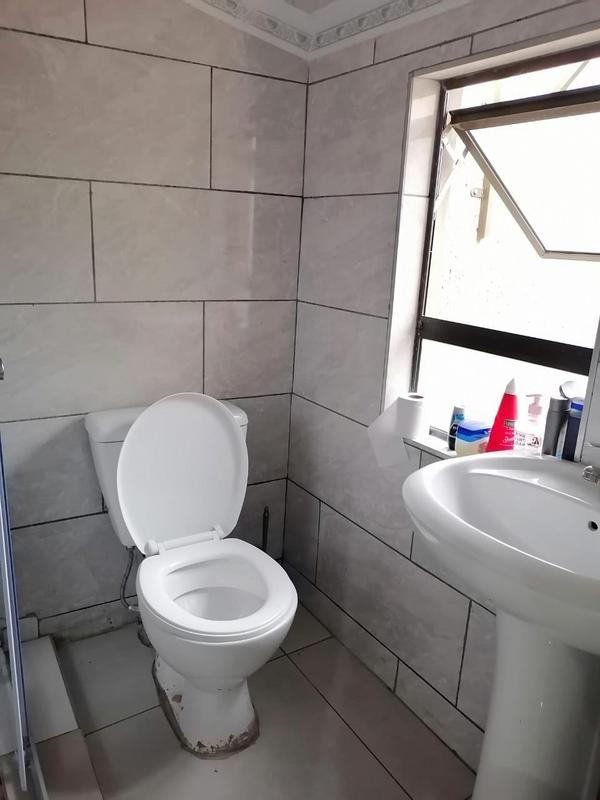 2 Bedroom Property for Sale in Zola Gauteng