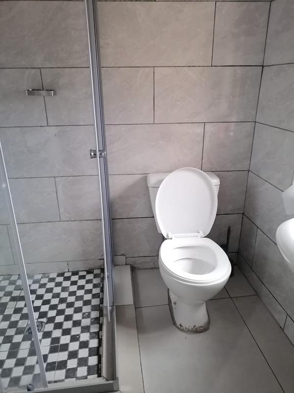 2 Bedroom Property for Sale in Zola Gauteng
