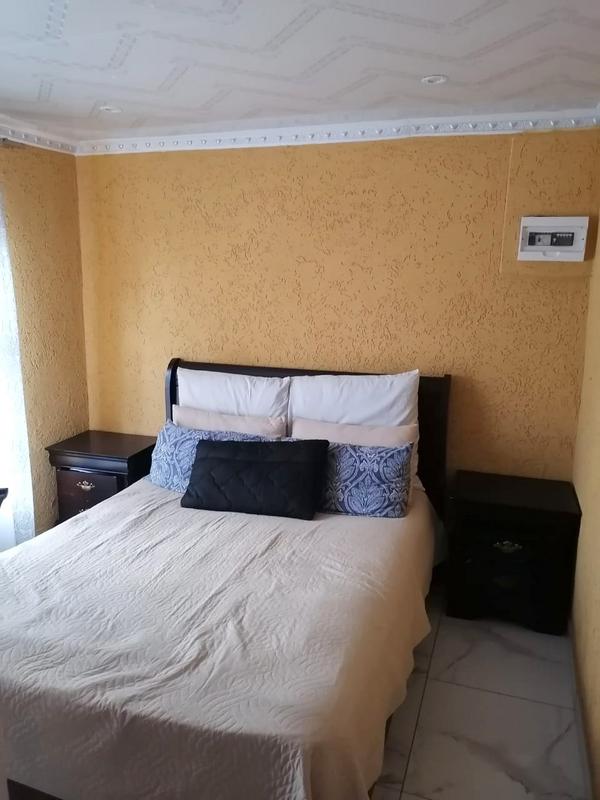 2 Bedroom Property for Sale in Zola Gauteng