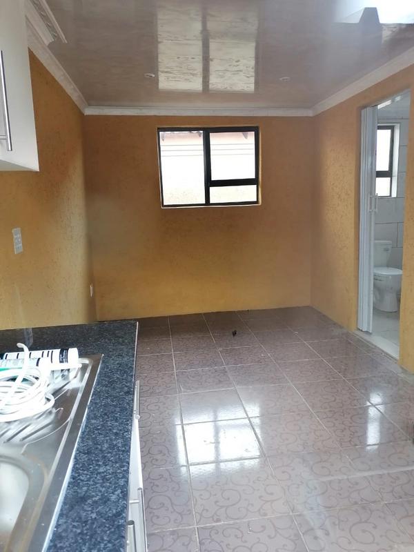 2 Bedroom Property for Sale in Zola Gauteng