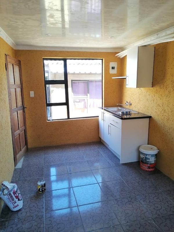 2 Bedroom Property for Sale in Zola Gauteng
