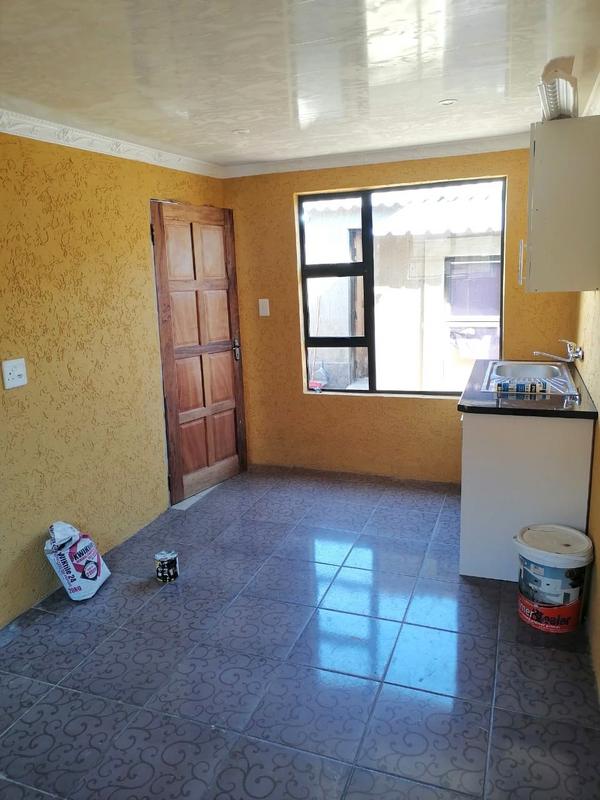 2 Bedroom Property for Sale in Zola Gauteng