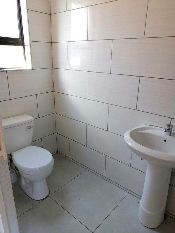 2 Bedroom Property for Sale in Zola Gauteng
