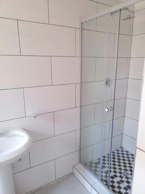 2 Bedroom Property for Sale in Zola Gauteng