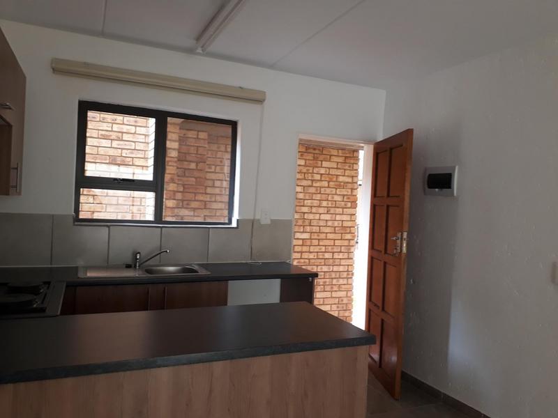 To Let 2 Bedroom Property for Rent in Groblerpark Gauteng