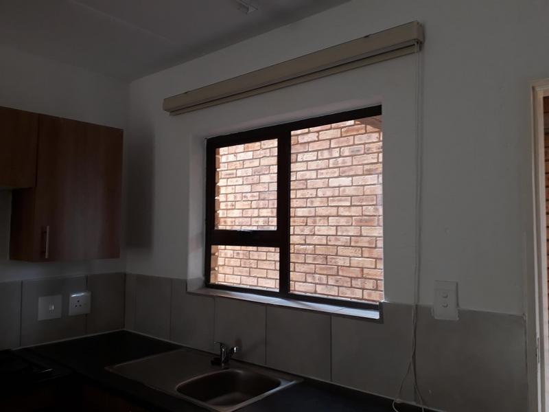 To Let 2 Bedroom Property for Rent in Groblerpark Gauteng