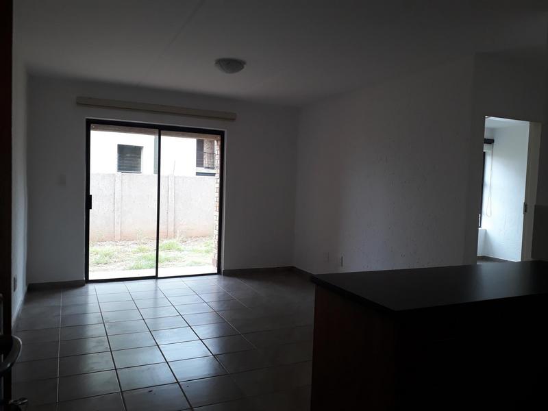 To Let 2 Bedroom Property for Rent in Groblerpark Gauteng
