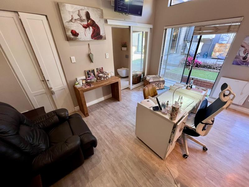 4 Bedroom Property for Sale in Midstream Ridge Gauteng
