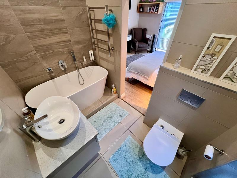 4 Bedroom Property for Sale in Midstream Ridge Gauteng