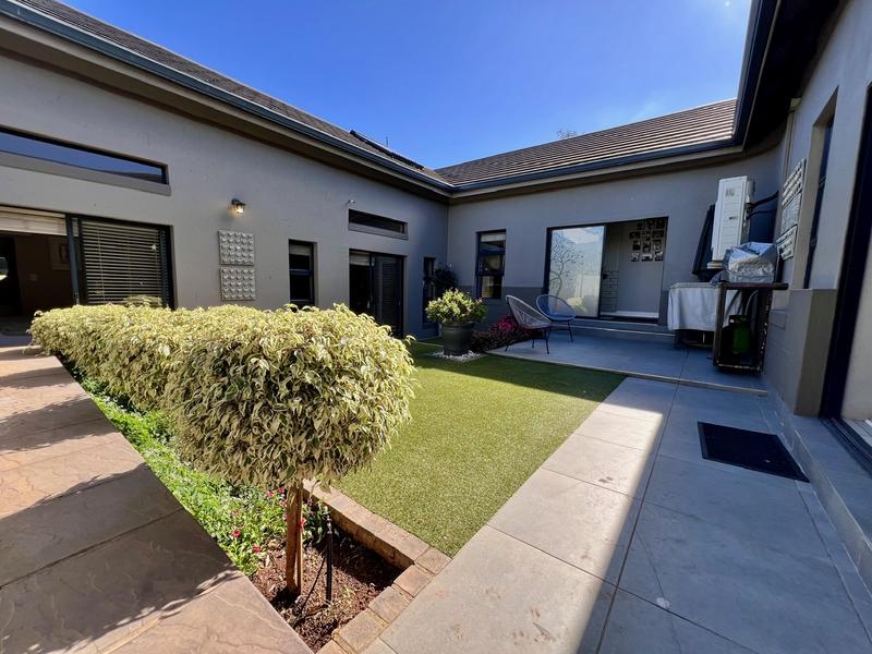 4 Bedroom Property for Sale in Midstream Ridge Gauteng