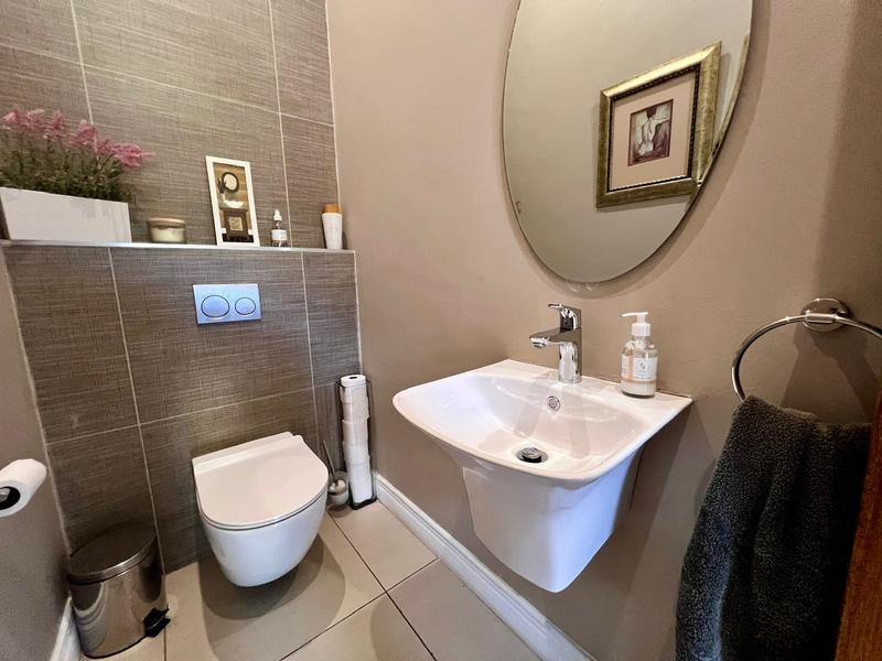 4 Bedroom Property for Sale in Midstream Ridge Gauteng