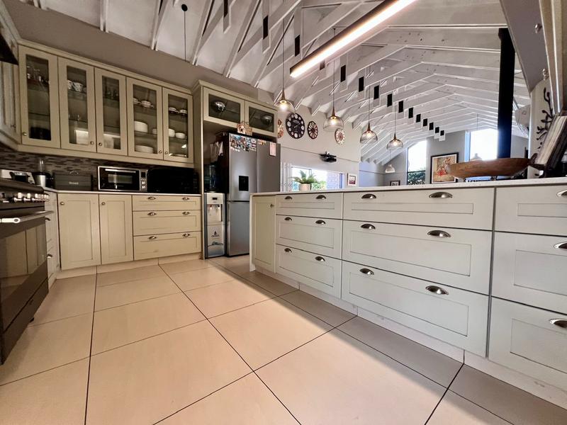 4 Bedroom Property for Sale in Midstream Ridge Gauteng