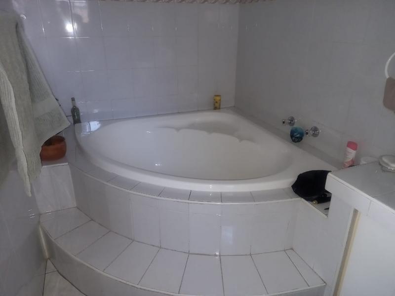 3 Bedroom Property for Sale in Bezuidenhout Valley Gauteng