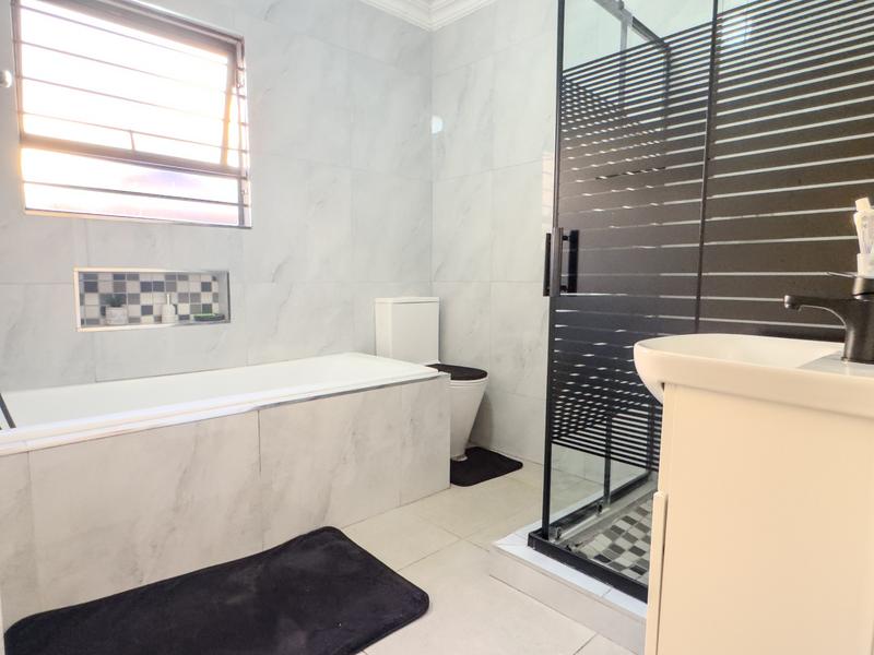 4 Bedroom Property for Sale in Kibler Park Gauteng
