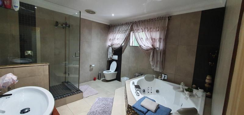 4 Bedroom Property for Sale in Cornwall Hill Gauteng