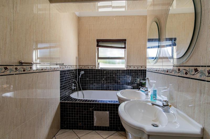 4 Bedroom Property for Sale in Cornwall Hill Gauteng