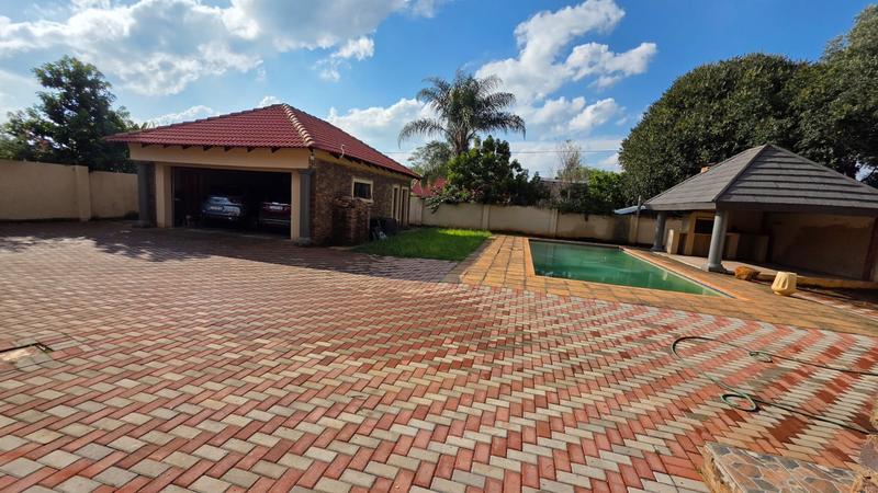5 Bedroom Property for Sale in Doornpoort Gauteng