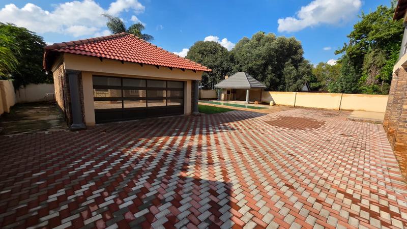 5 Bedroom Property for Sale in Doornpoort Gauteng