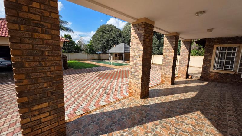 5 Bedroom Property for Sale in Doornpoort Gauteng