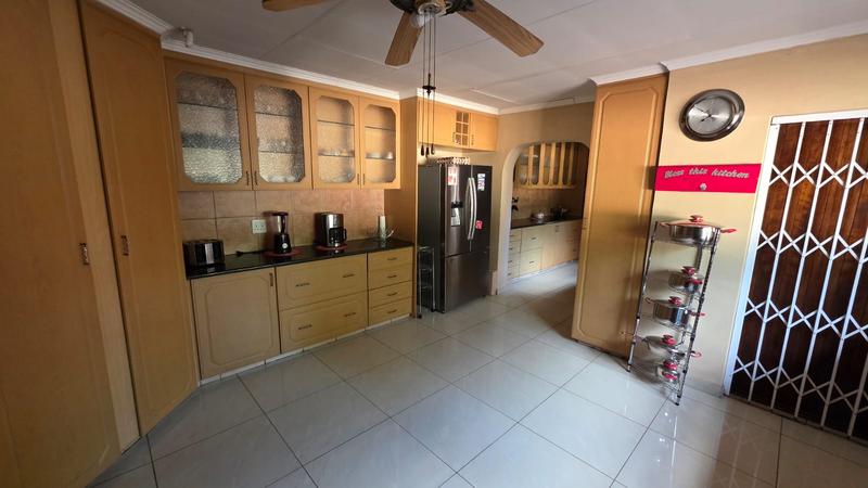 5 Bedroom Property for Sale in Doornpoort Gauteng