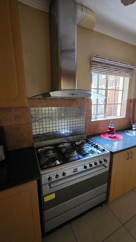 5 Bedroom Property for Sale in Doornpoort Gauteng