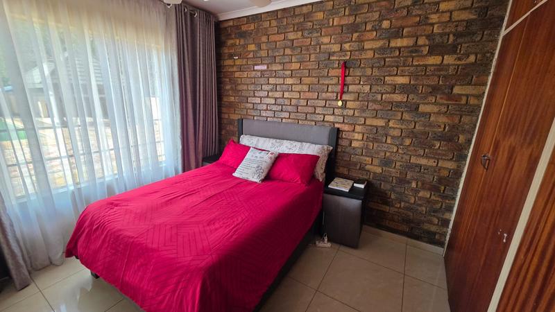 5 Bedroom Property for Sale in Doornpoort Gauteng