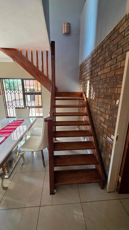 5 Bedroom Property for Sale in Doornpoort Gauteng