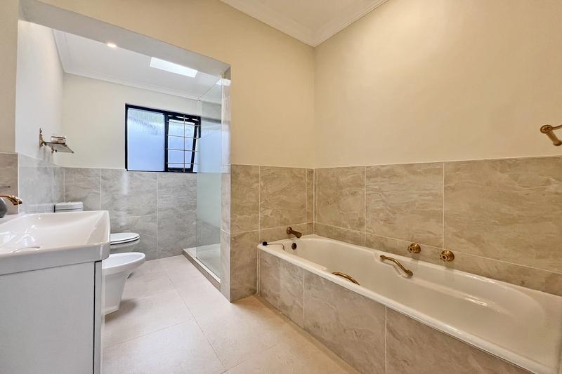 To Let 3 Bedroom Property for Rent in Sandown Gauteng